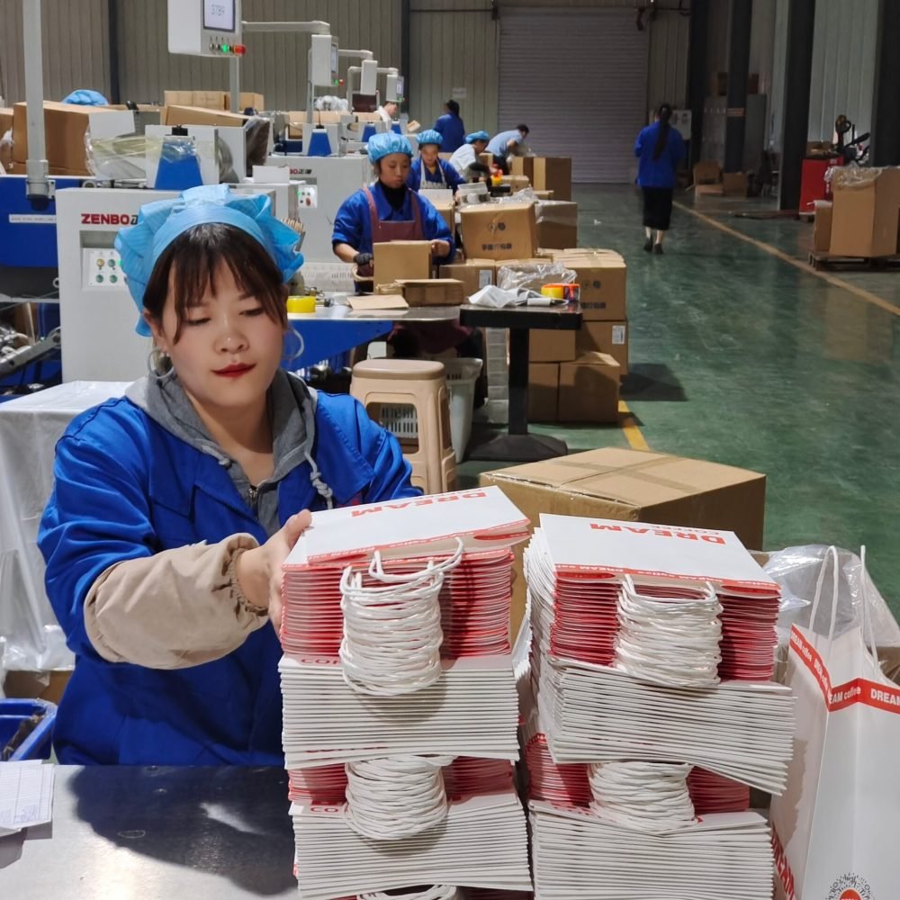 filter: 0; fileterIntensity: 0.0; filterMask: 0; module: photo; 
hw-remosaic: false; 
touch: (0.63819444, 0.7461218); 
modeInfo: ; 
sceneMode: 5767168; 
cct_value: 5529; 
AI_Scene: (0, 0); 
aec_lux: 376.0; 
aec_lux_index: 305; 
hist255: 0.0; 
hist252~255: 0.0; 
hist0~15: 0.0; 
motionLevel: 0; 
weatherinfo: null; 
temperature: 41;